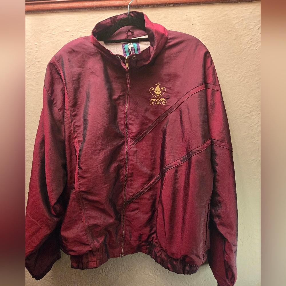 Vintage 2B Active Embroidered Windbreaker | 90s Burgundy Statement Jacket